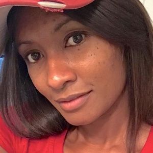 Meet your Posher, Romonica